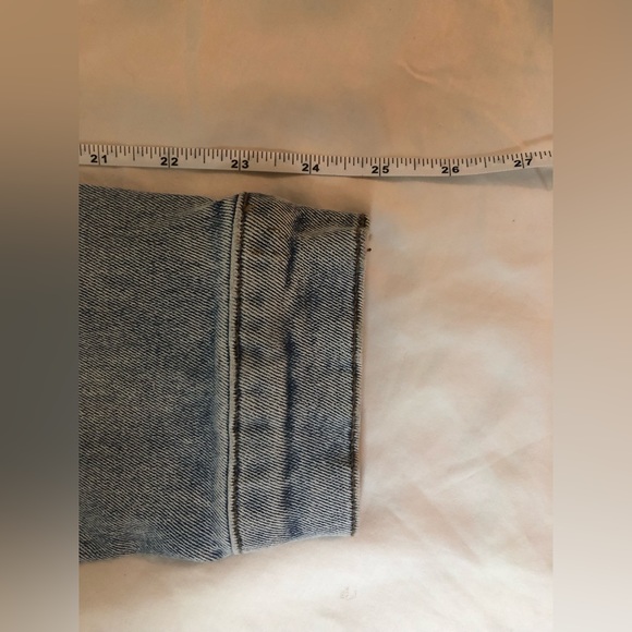 AKIRA WOMEN'S CROPPED DISTRESSED DENIM JACKET SIZE: 1X - Picture 8 of 10